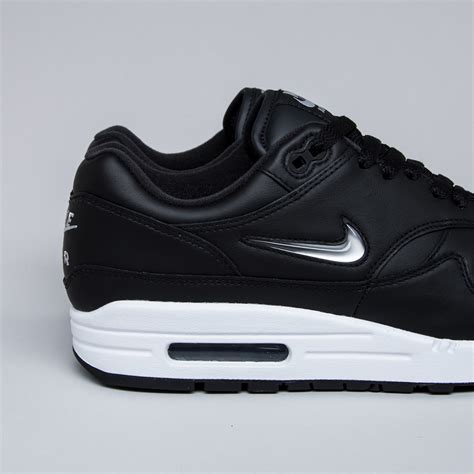 nike air max jewell silber|nike air max 1 black swoosh.